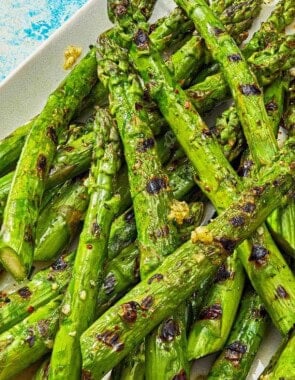Grilled asparagus on a platter.